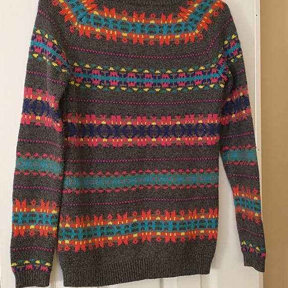 Colorful Sweater - Picture 4 of 5